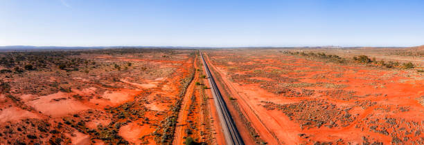 d bh kolej czerwony outback - town australia desert remote zdjęcia i obrazy z banku zdjęć