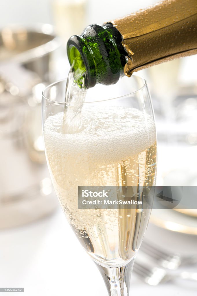 Dose de champanhe - Foto de stock de Champanhe royalty-free