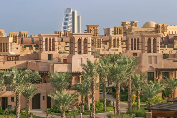 madinat jumeirah à dubaï - madinat jumeirah hotel photos et images de collection