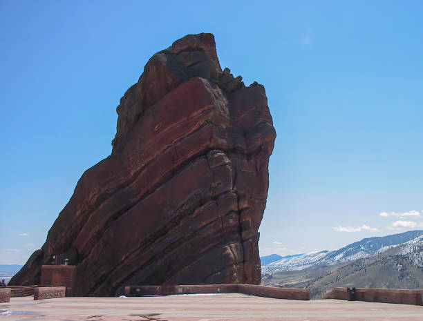 el magnífico anfiteatro red rocks al aire libre cerca de morrison, colorado, ee. uu. - rocky mountian fotografías e imágenes de stock