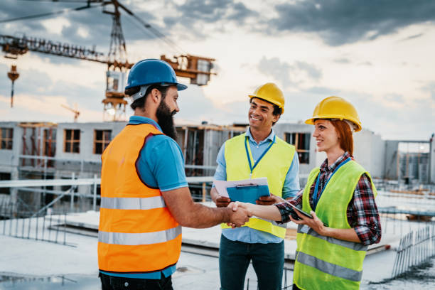 istock Successful deal for new housing project 1366393500