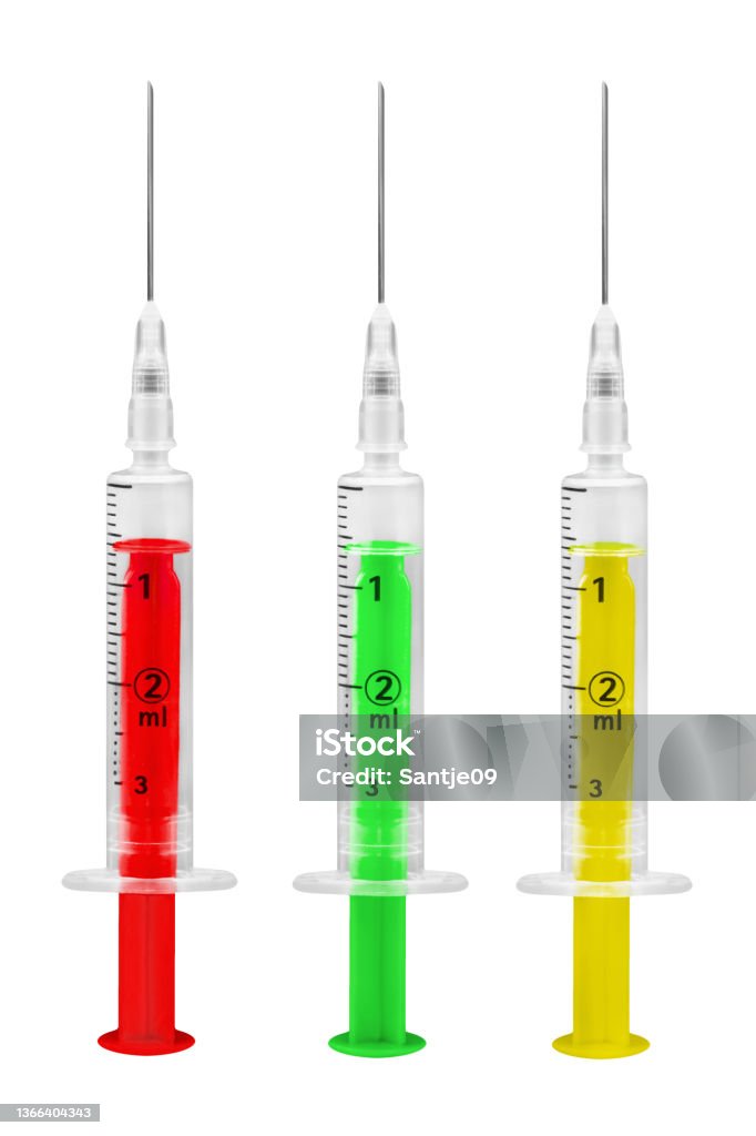 Corona-Impfung und 3 Injektionen rot grün gelb isoliert vor weißem Hintergrund - Lizenzfrei Ampelkoalition - Deutschland Stock-Foto