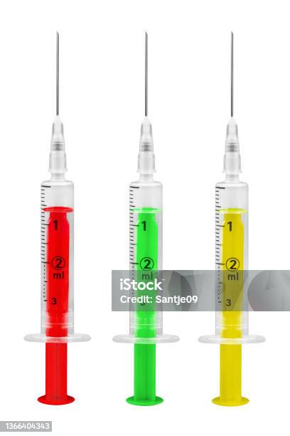 Coronaimpfung Und 3 Injektionen Rot Grün Gelb Isoliert Vor Weißem Hintergrund Stockfoto und mehr Bilder von Ampelkoalition - Deutschland