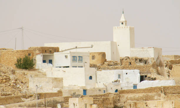 istock Gateway to the Sahara Desert 1366413012