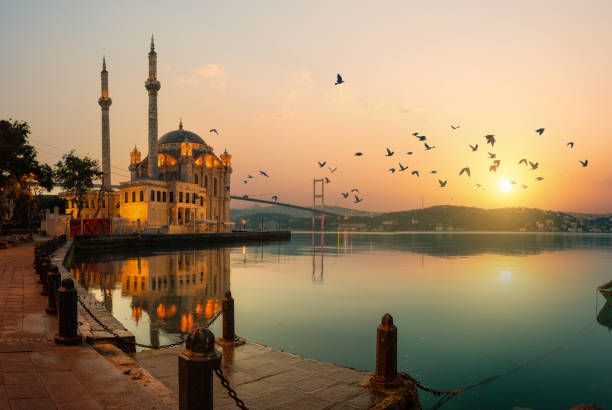 meczet ortaköy i most bosforski - ortakoy mosque bridge bosphorus istanbul zdjęcia i obrazy z banku zdjęć
