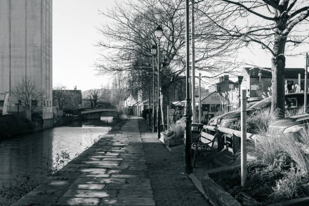 calder cannal black and white daytime photo in brighouse