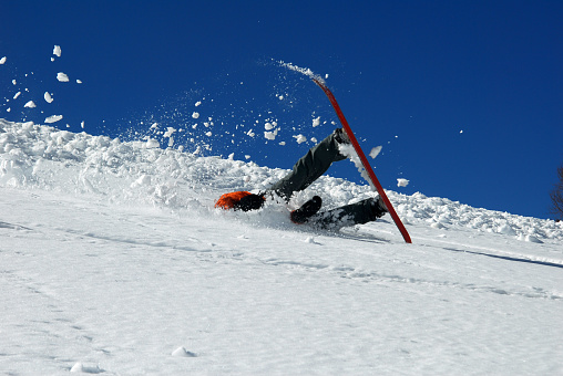 snowboarder atrapado en la nieve photo