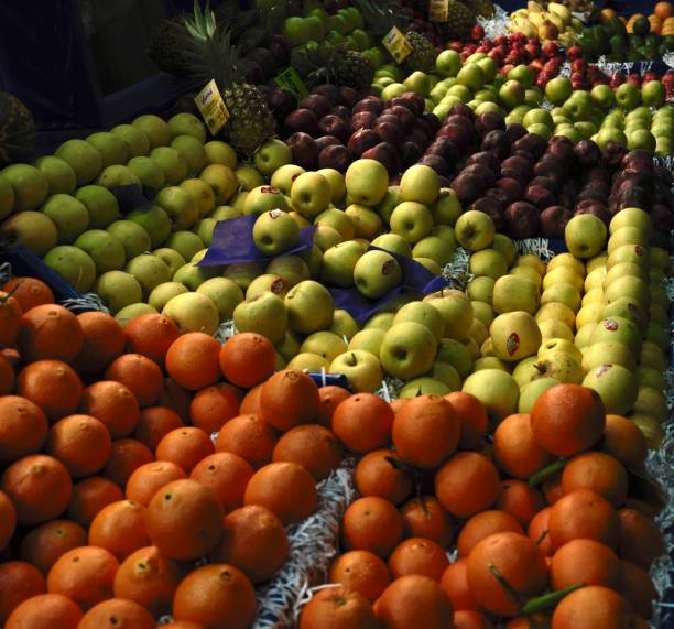 greengrocer apple orange