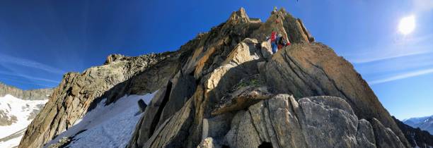 escalade d’andermatt - mountain rock sun european alps photos et images de collection