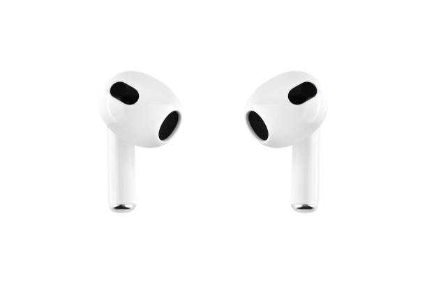 airpods 3 générations sur fond blanc. - third generation photos et images de collection