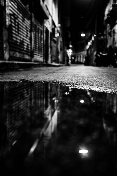 istock Alley by night - Athens, Greece 1366493792