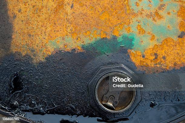 Contaminación De Petróleo Foto de stock y más banco de imágenes de Abandonado - Abandonado, Barril, Basura
