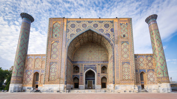 ulugh beg madressa registan square samarkand uzbekistan - 3144 imagens e fotografias de stock