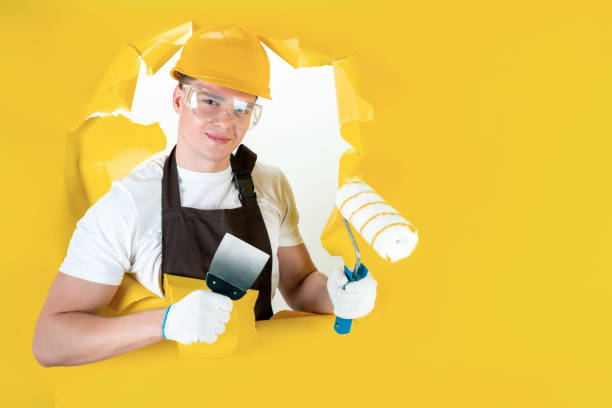istock Male builder involved in renovation 1366587820