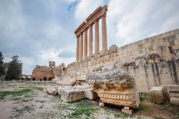 baalbek ancient city in lebanon.heliopolis temple complex.near the border with syria.panorama.remains - baalbek imagens e fotografias de stock