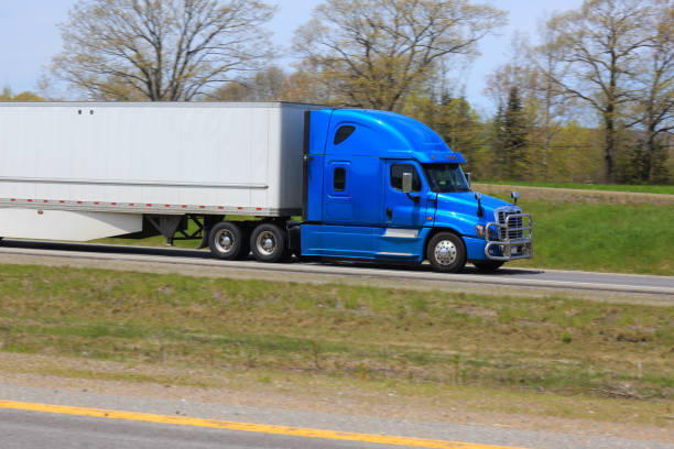 istock Semi-truck 1366621188