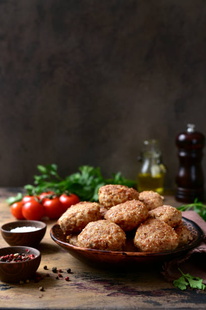 homemade meat cutlets on a plate. - turkey burger imagens e fotografias de stock