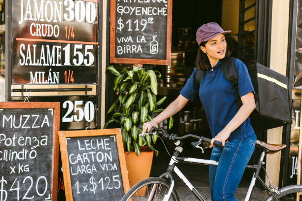 istock Food delivery service 1366640231