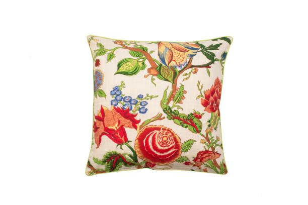 白い背景に隔離装飾花のスローピロー。 - pillow cushion embroidery homewares ストックフォトと画像