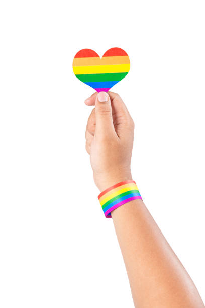 무지개 심장을 들고 lgbt 무지개 플래그 팔찌와 인간의 손 - gay pride wristband rainbow lgbt 뉴스 사진 이미지