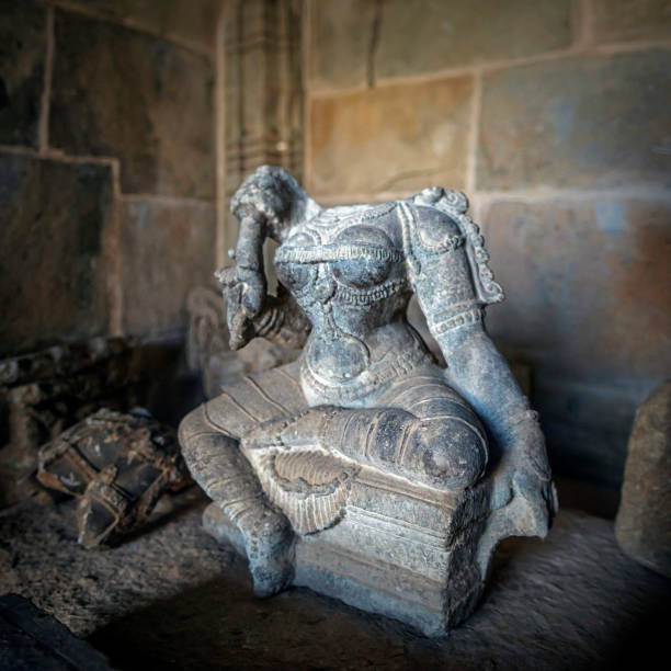 ancient statues of keshava temple in somnathpur, karnataka, india - somnathpur imagens e fotografias de stock