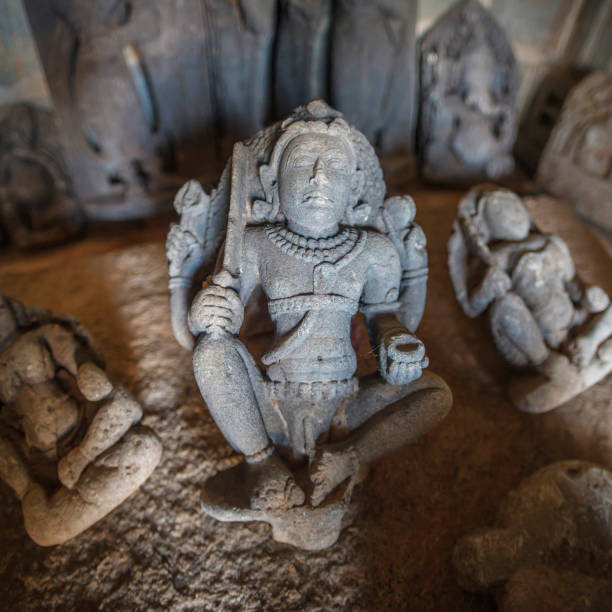 인도 카르나타카 소나트푸르에 있는 케샤바 사원의 고대 동상 - somnathpur 뉴스 사진 이미지