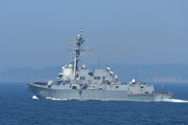 united states navy uss stockdale (ddg-106), cacciatorpediniere classe arleigh burke. - sea safety antenna radar foto e immagini stock