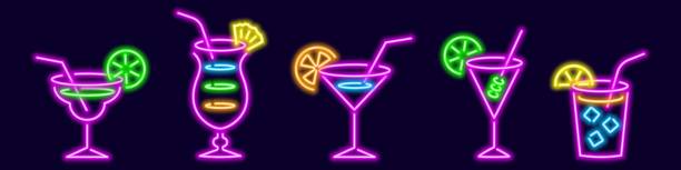 illustrazioni stock, clip art, cartoni animati e icone di tendenza di popolari cocktail luminosi al neon con cannucce - vector alcohol cocktail highball glass