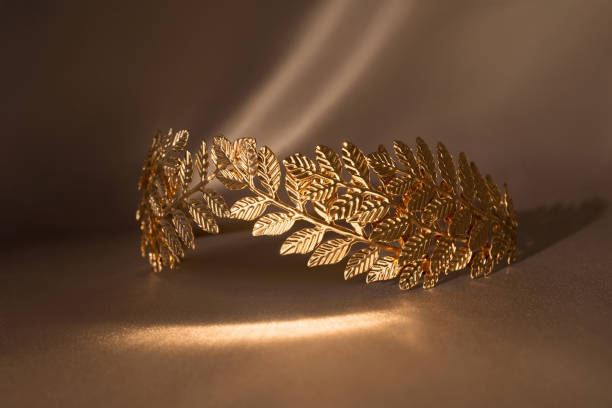 Laurel wreath, symbol of glory, victory or peace. Caesar.