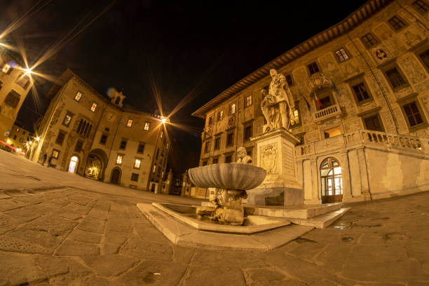 Italy Tuscany Pisa, Piazza dei Cavalieri night view scuola normale Superiore and the statue of Cosimo de Medici Italy Tuscany Pisa, Piazza dei Cavalieri night view scuola normale Superiore and the statue of Cosimo de Medici Cosimo stock pictures, royalty-free photos & images