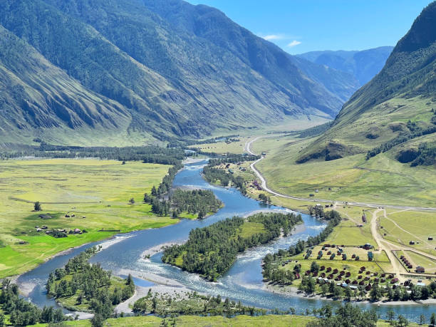 istock Panoramic view of Chulyshman valley and Chulyshman river, Altai 1366940664