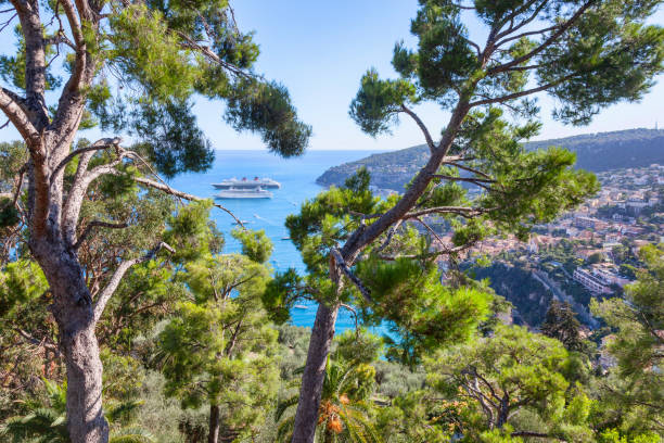 villefranche-sur-mer panorama - villefranche sur mer stock-fotos und bilder