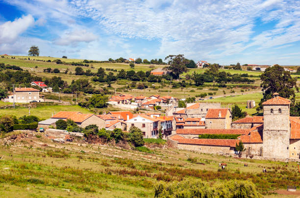 pueblo rural llamado ubiarco - huelva province fotografías e imágenes de stock