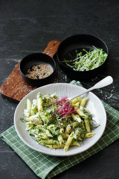istock Italian Creamy Chicken Spinach Pasta 1366953130