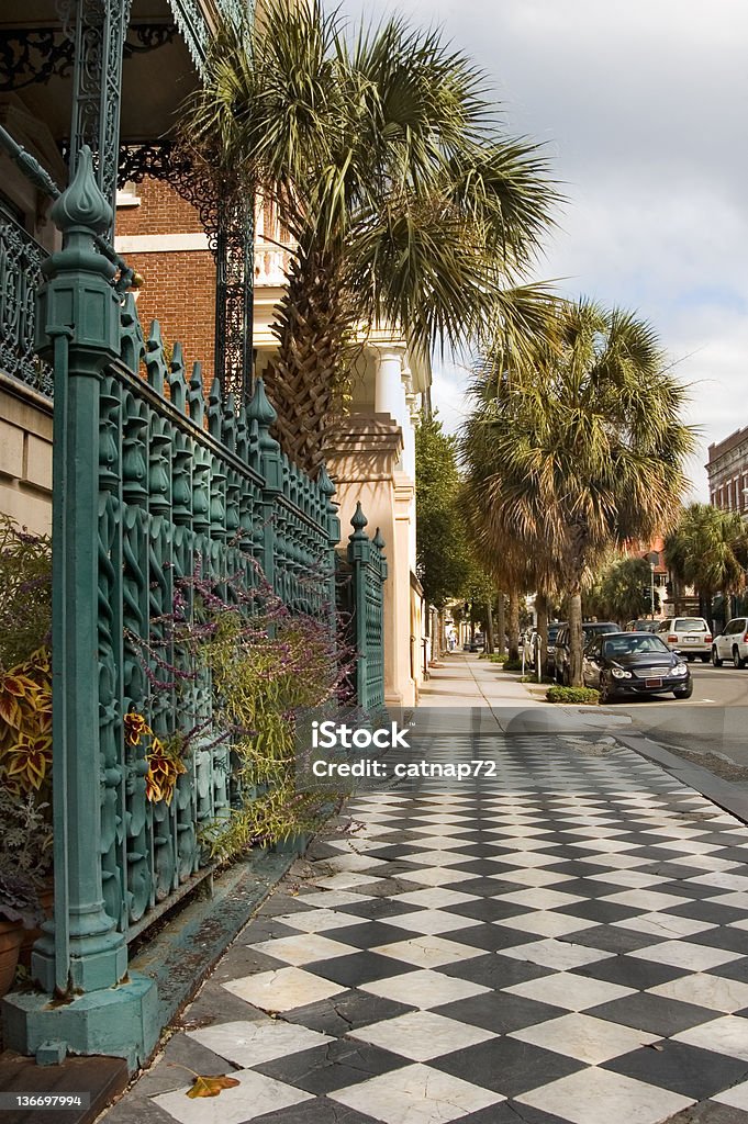 Charleston scena di strada di marmo, storico South Carolina - Foto stock royalty-free di Carolina del Sud