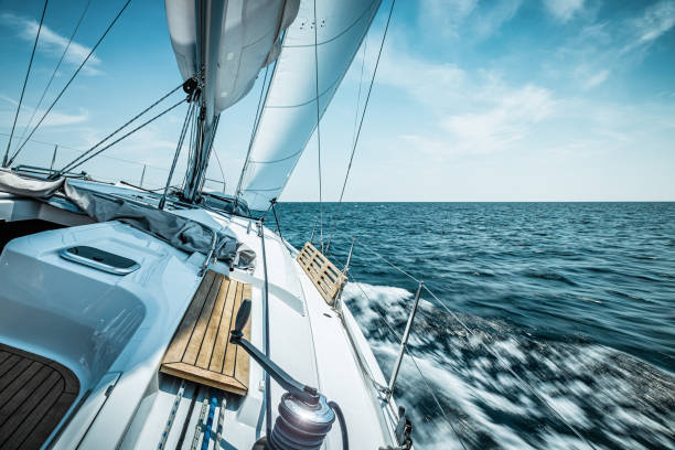 sailing with sailboat - sailboat imagens e fotografias de stock