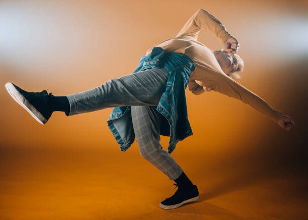 istock Stylish dance artist 1367064225