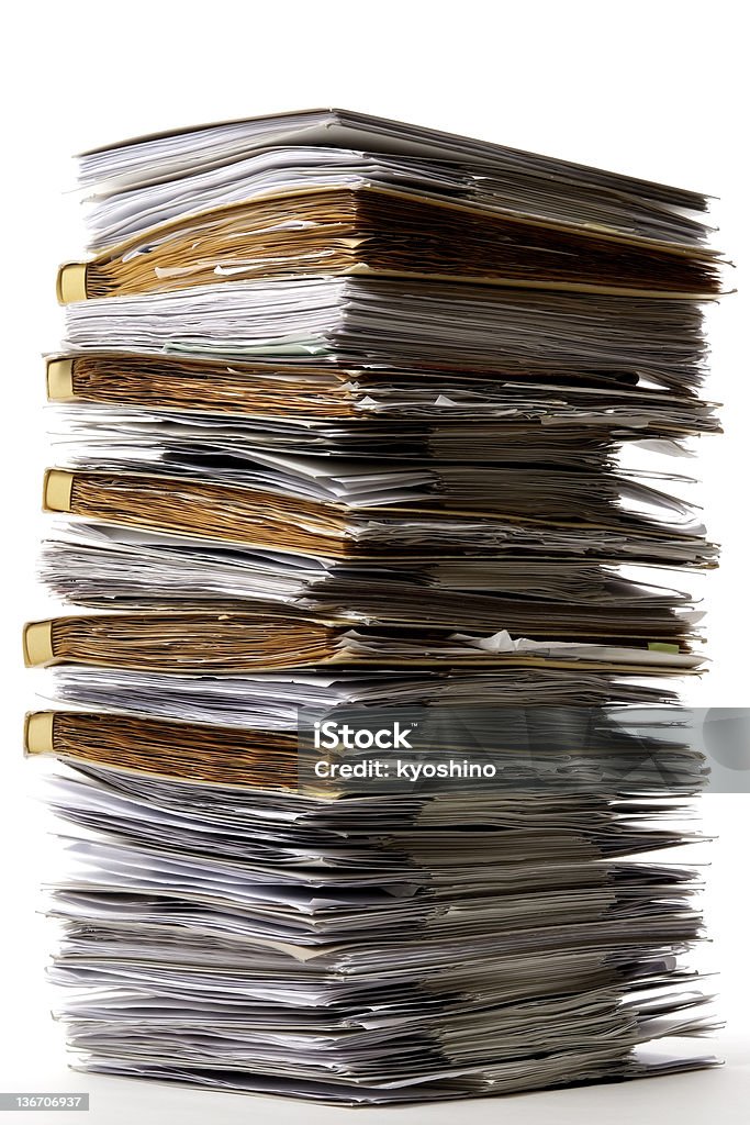 ファイルのフォルダスタックド、ベージュとホワイトの背景に白 - Clutteredのロイヤリティフリーストックフォト