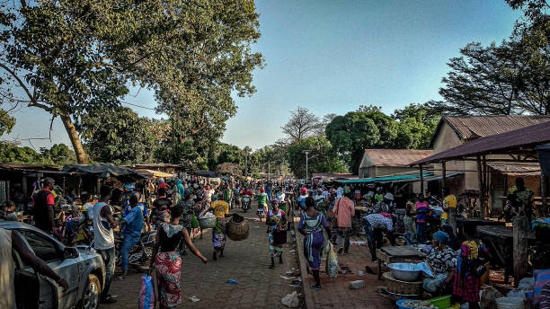 Lifestyle in Benin The atmosphere at the market benin stock pictures, royalty-free photos & images