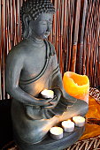 buddha-statue-mit-kerzen.jpg?b=1&s=170x170&k=20&c=TMwUG9du5x1ZDkdHHV9h1t4ScrNKJjME8c42pDNktdQ=