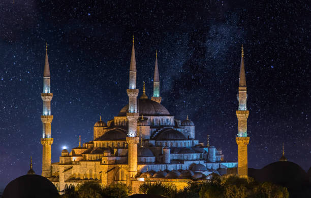 blue mosque in turkey with stars - mosque imagens e fotografias de stock