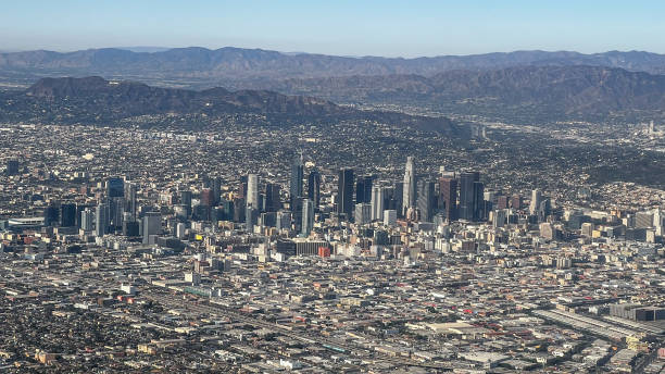 istock View of San Francisco from airplane 1367189817