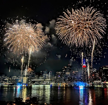 Fireworks by night on the East River