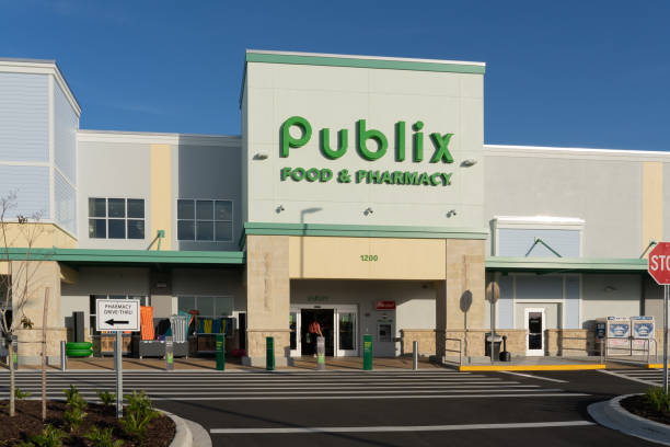 one of the publix stores in orlando, fl, usa. - publix imagens e fotografias de stock