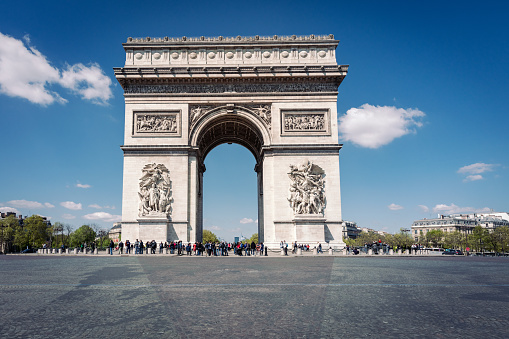 The Arc de Triomphe is one of the iconic buildings in Paris and all of France, and when people simply say the Arc de Triomphe, they often refer to the Arc de Triomphe de Etoile, making it one of the world's leading tourist attractions.