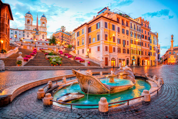 イタリア、ローマのスパーニャ広場。午前中にスペイン語のステップ。ローマの建築とランドマーク。 - piazza di spagna spanish steps church trinita dei monti ストックフォトと画像