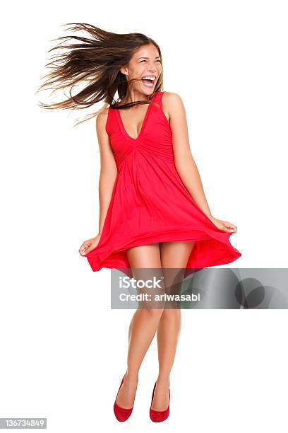 Schöne Frau Glücklich Schreien Im Roten Kleid Stockfoto und mehr Bilder von Frauen - Frauen, Eine Frau allein, Wind