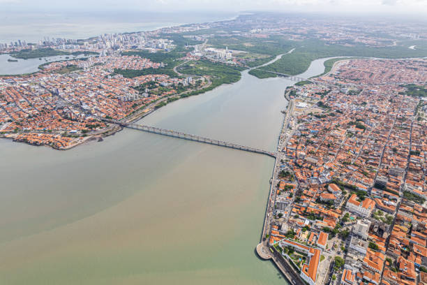 são luis, maranhão, brasilien. panoramalandschaft der berühmten brücke der hauptstadt sao luis, maranhao. - sao luis stock-fotos und bilder