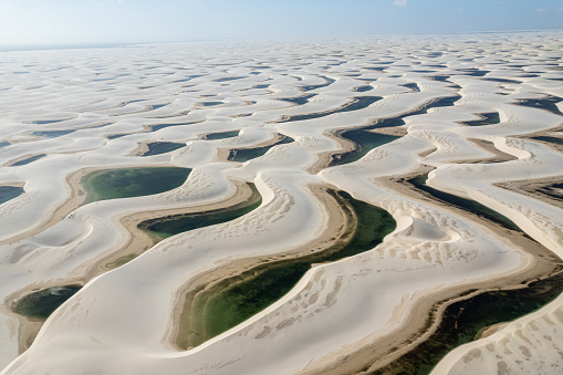 Parque Nacional Lencois Maranhenses. Paisaje de dunas y lagos de agua de lluvia. Barreirinhas, MA, Brasil. photo