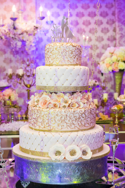 gâteau - wedding reception wedding cake wedding cake photos et images de collection